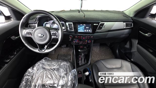 Kia Niro 2017 — photo 10