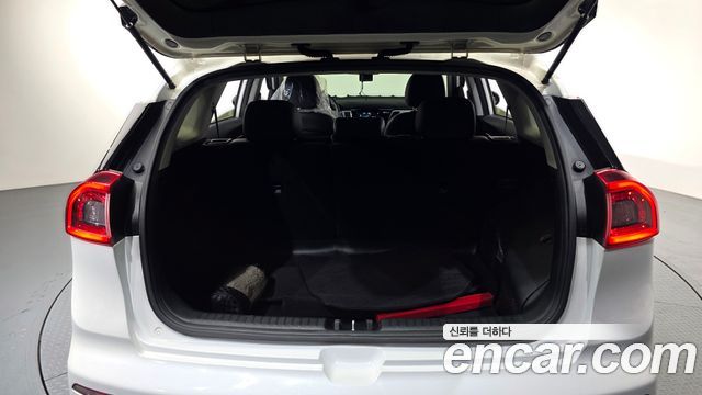 Kia Niro 2017 — photo 25
