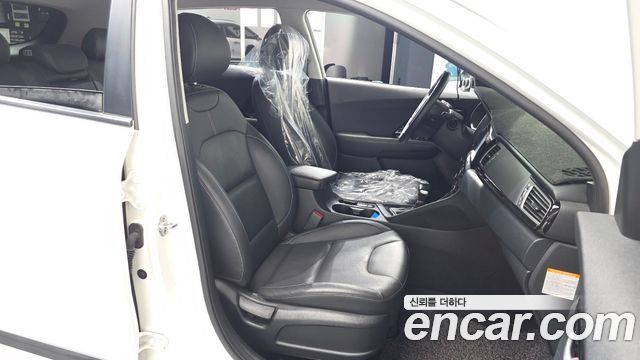 Kia Niro 2017 — photo 16