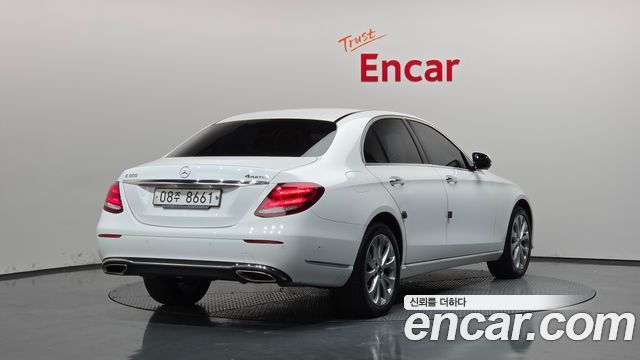 Mercedes-Benz E-Class 2018 — photo 2
