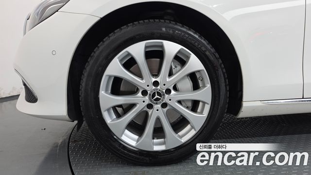 Mercedes-Benz E-Class 2018 — photo 5