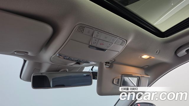 Mercedes-Benz E-Class 2018 — photo 21