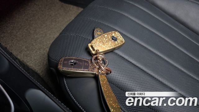 Mercedes-Benz E-Class 2018 — photo 22
