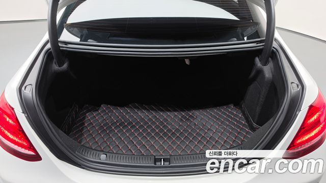 Mercedes-Benz E-Class 2018 — photo 25
