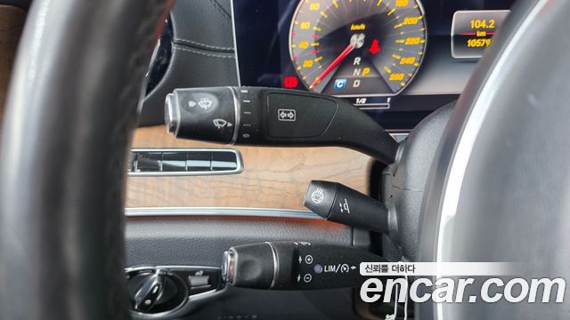 Mercedes-Benz E-Class 2018 — photo 26