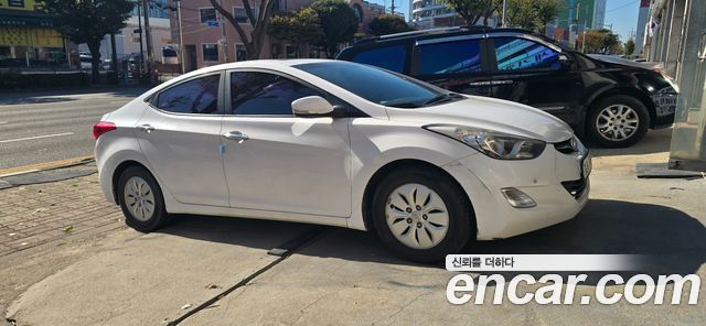 Hyundai AVANTE 2013 — photo 1