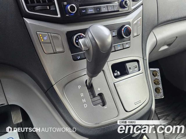 Hyundai Starex 2017 — photo 9
