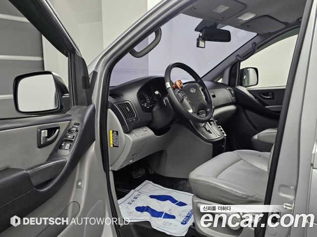 Hyundai Starex 2017 — photo 11