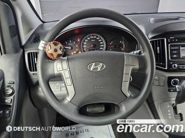 Hyundai Starex 2017 — photo 13