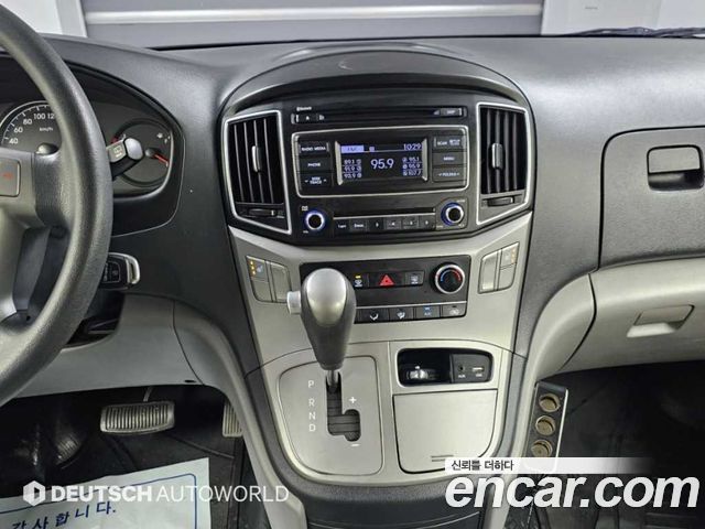 Hyundai Starex 2017 — photo 14