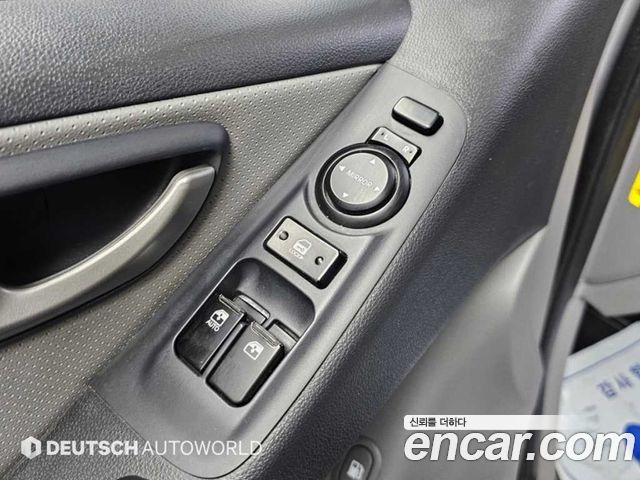 Hyundai Starex 2017 — photo 15