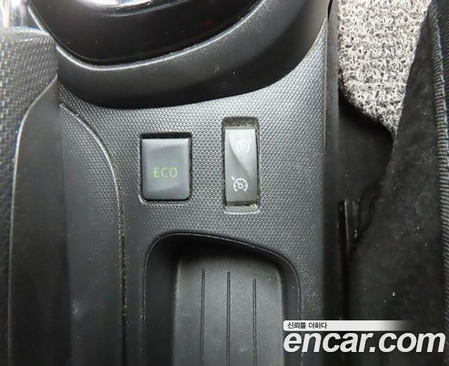 Renault Korea QM3 2014 — photo 15