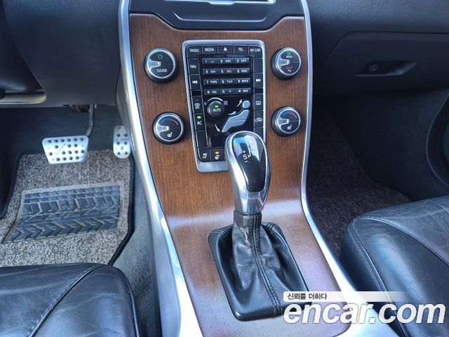 Volvo S80 2014 — photo 13