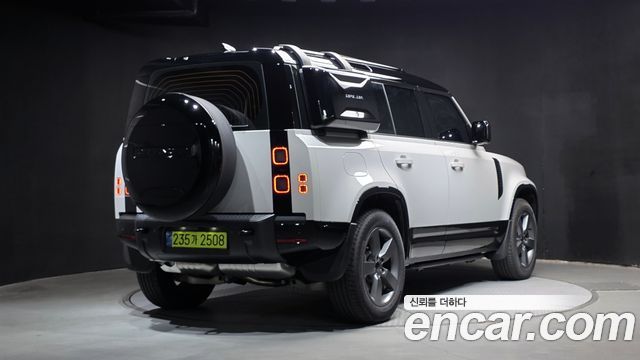 Land Rover Defender 2026 — photo 2