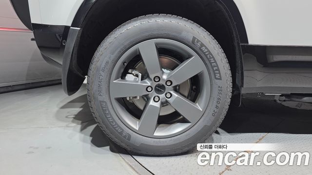 Land Rover Defender 2026 — photo 5