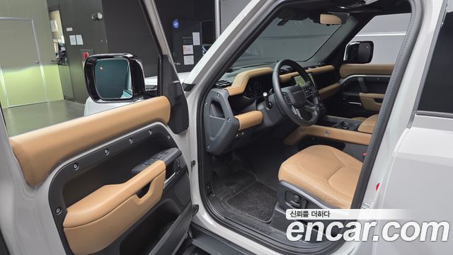 Land Rover Defender 2026 — photo 13