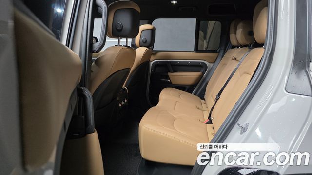 Land Rover Defender 2026 — photo 18