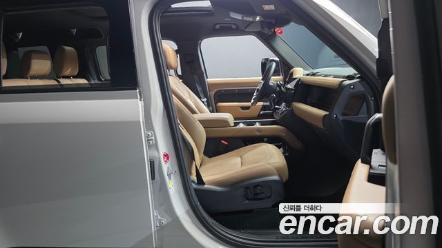 Land Rover Defender 2026 — photo 16