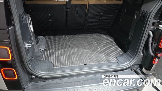 Land Rover Defender 2026 — photo 30