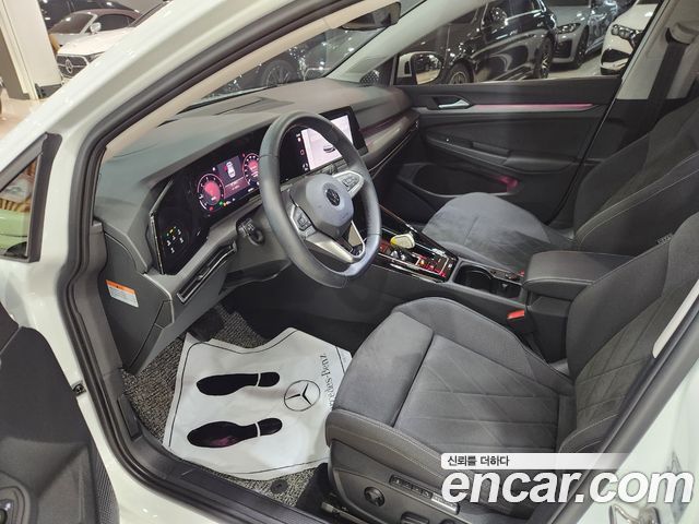 Volkswagen Golf 2023 — photo 7
