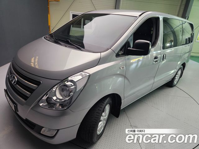 Hyundai Starex 2018 — photo 1