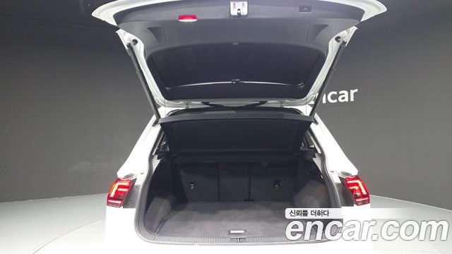 Volkswagen Tiguan 2020 — photo 20