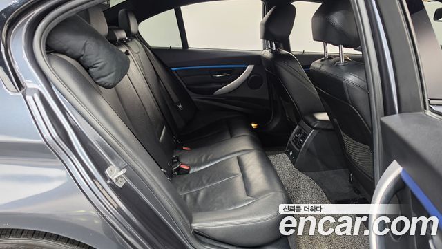 BMW 3-Series 2017 — photo 12