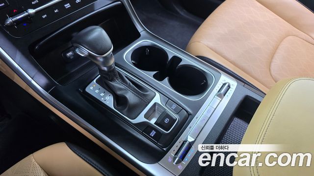 Kia Canival 2023 — photo 12
