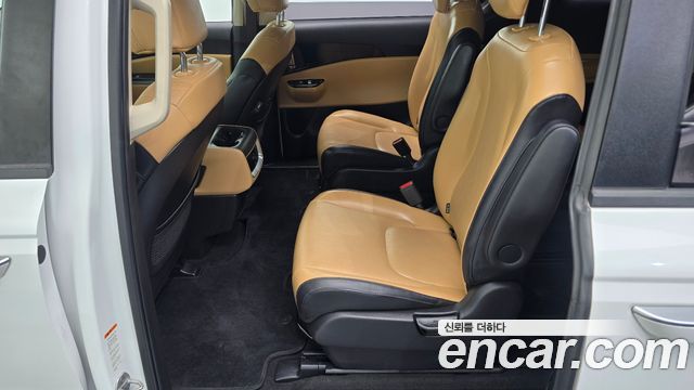 Kia Canival 2023 — photo 18
