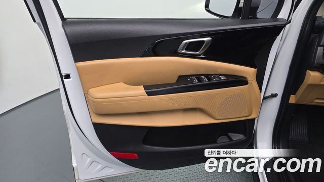 Kia Canival 2023 — photo 14