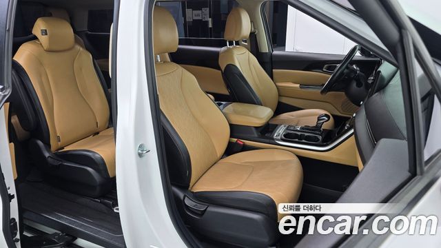 Kia Canival 2023 — photo 16