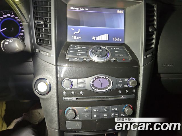 Infiniti QX70 2015 — photo 13