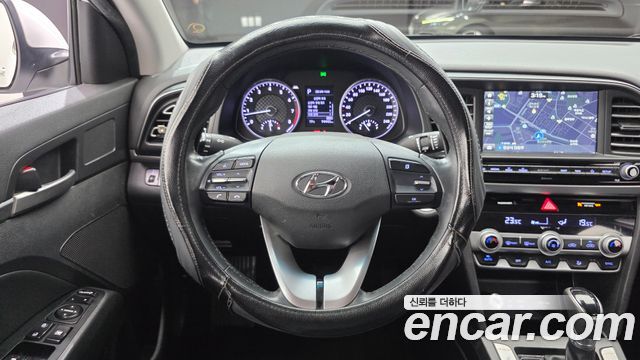 Hyundai AVANTE 2020 — photo 12
