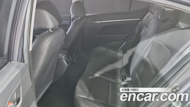Hyundai AVANTE 2016 — photo 11