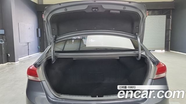 Hyundai AVANTE 2016 — photo 12