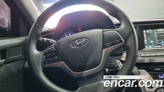 Hyundai AVANTE 2016 — photo 15