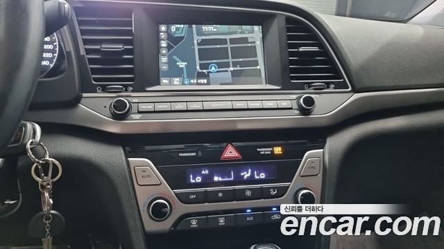 Hyundai AVANTE 2016 — photo 16