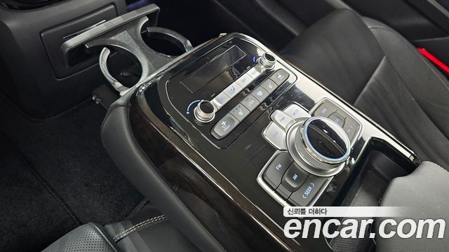 Genesis G90 2019 — photo 24