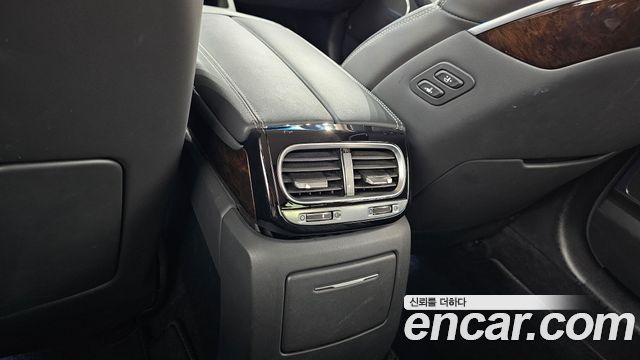 Genesis G90 2019 — photo 25