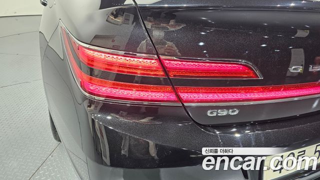 Genesis G90 2019 — photo 9