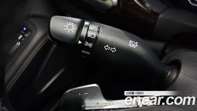 Genesis G90 2019 — photo 28