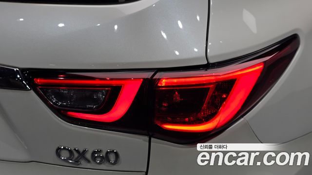 Infiniti QX60 2018 — photo 9