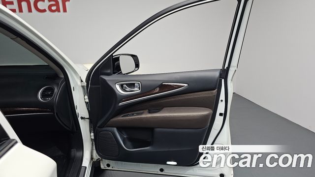 Infiniti QX60 2018 — photo 14