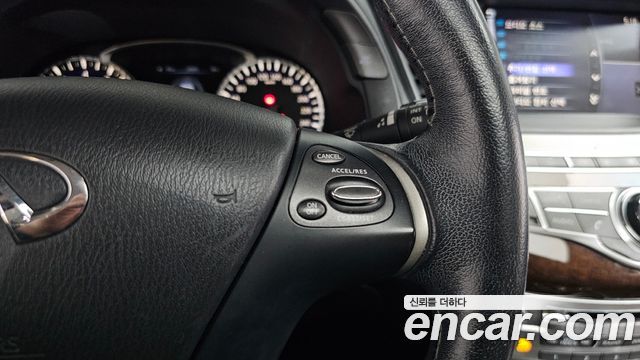 Infiniti QX60 2018 — photo 30