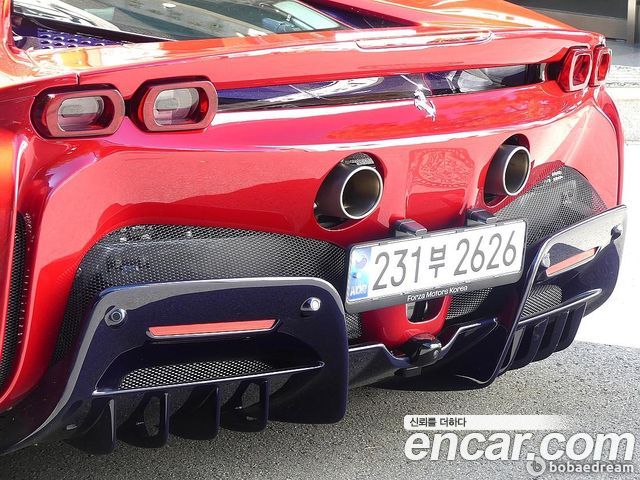 Ferrari SF90 2023 — photo 18