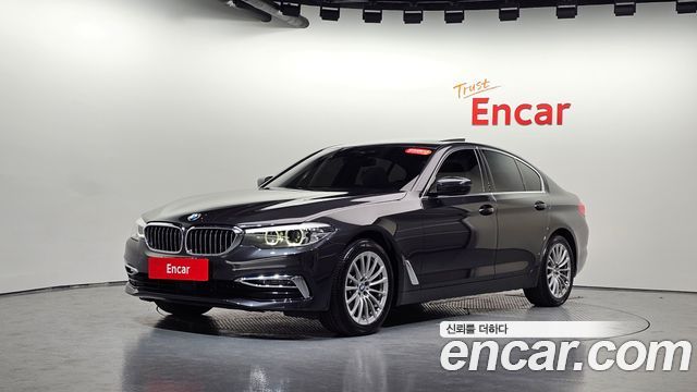 BMW 5-Series 2020 — photo 33