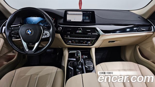 BMW 5-Series 2020 — photo 10