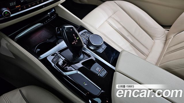 BMW 5-Series 2020 — photo 12