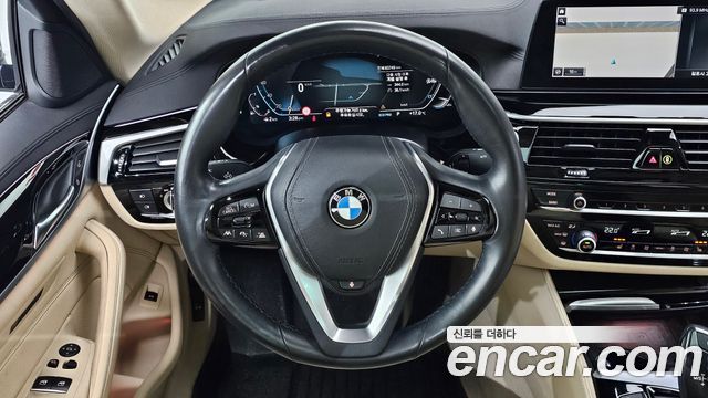 BMW 5-Series 2020 — photo 19