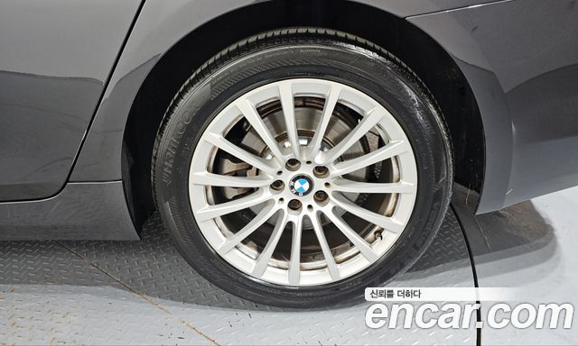 BMW 5-Series 2020 — photo 7